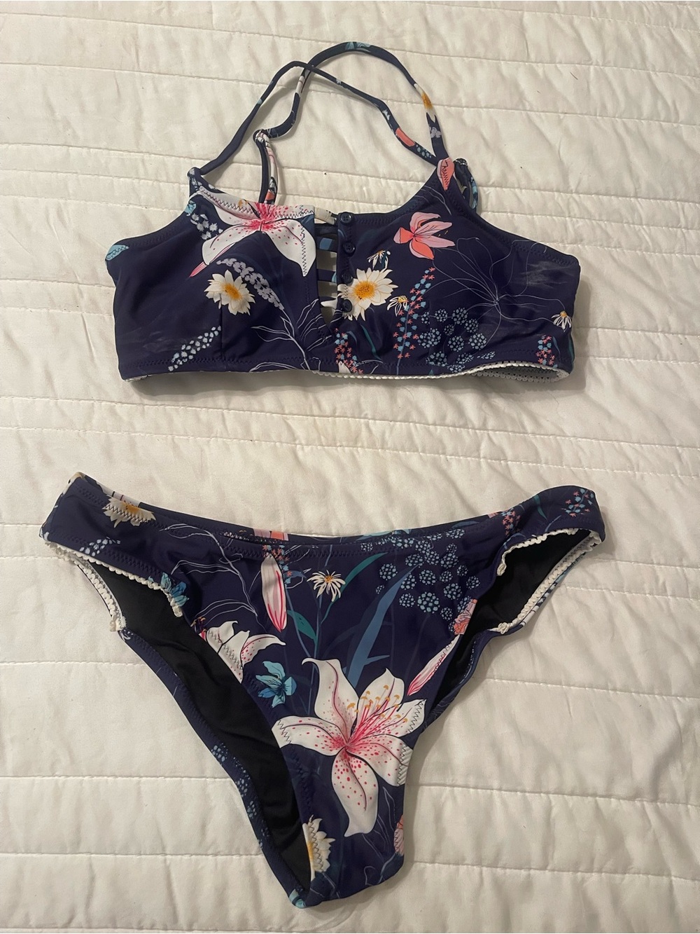 Cupshe Navy and White Floral Bikini Top & Bottom Set